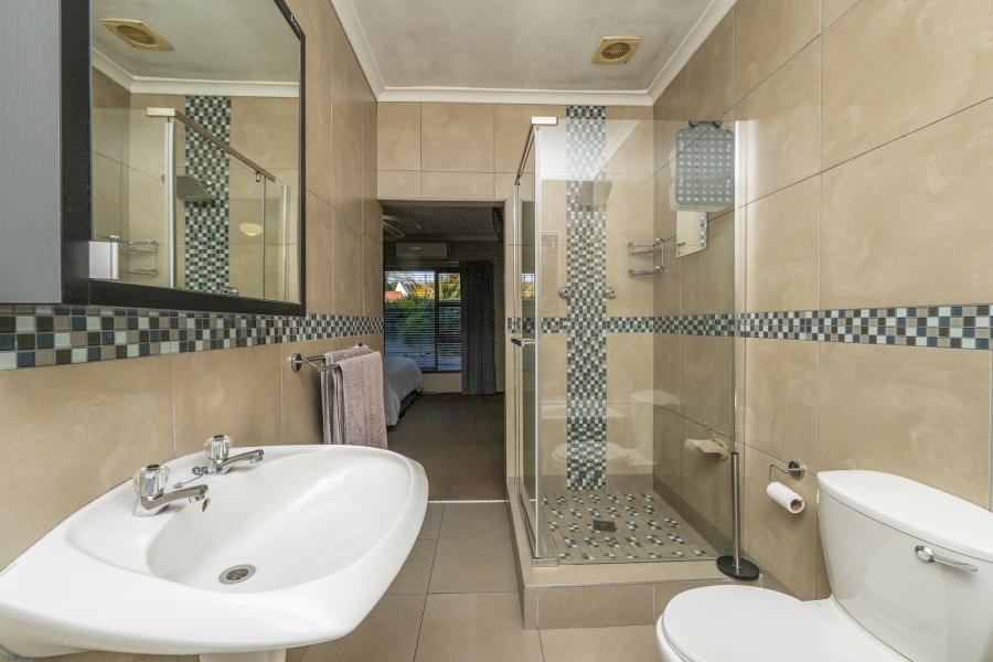5 Bedroom Property for Sale in Protea Heights Western Cape